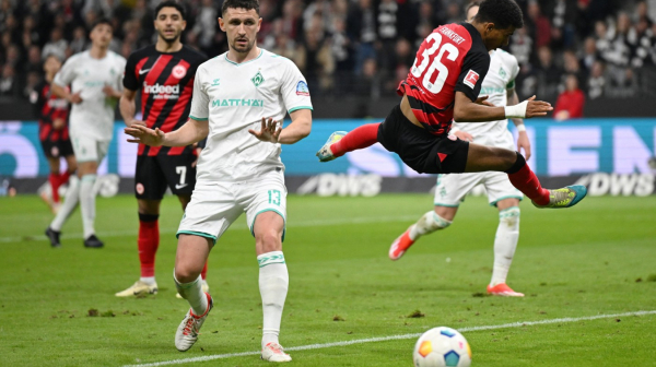 Veljković strelac u remiju Ajntrahta i Verdera