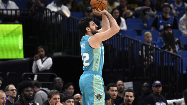 Micić blizu dabl-dabla, Pokuševski dvocifren – Šarlot srušio Orlando VIDEO