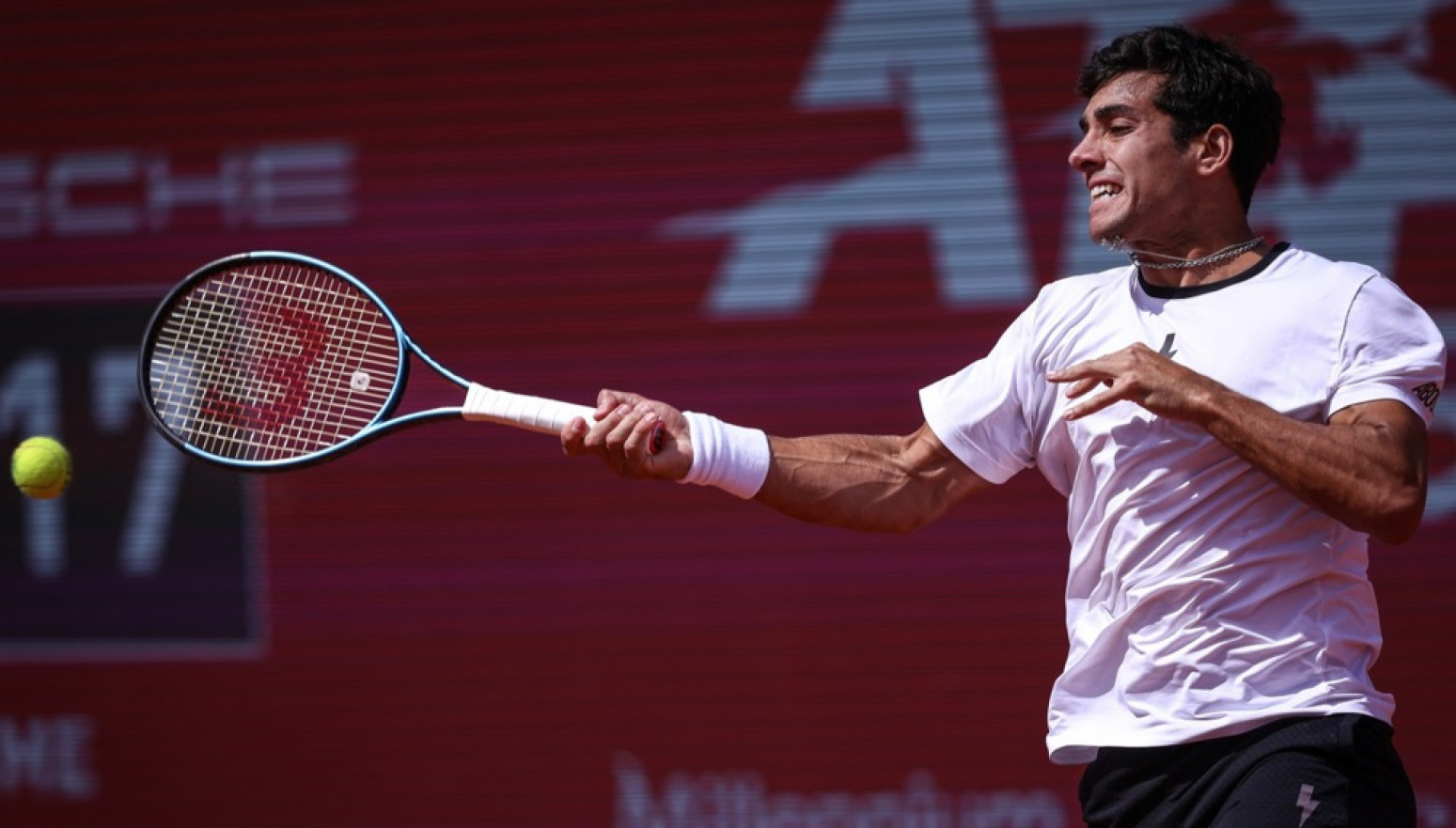 Nezabeleženo u tenisu – Garin izbacio lopticu u aut, pa dobio poen i meč VIDEO