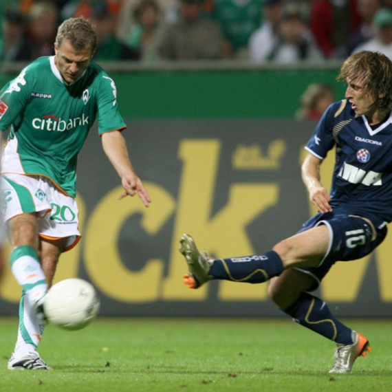 Dinamo na šokirao Špance porukom za Modrića VIDEO