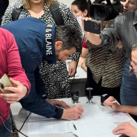 Šapić na Savskom vencu dao potpis listi "Aleksandar Vučić – Beograd sutra"