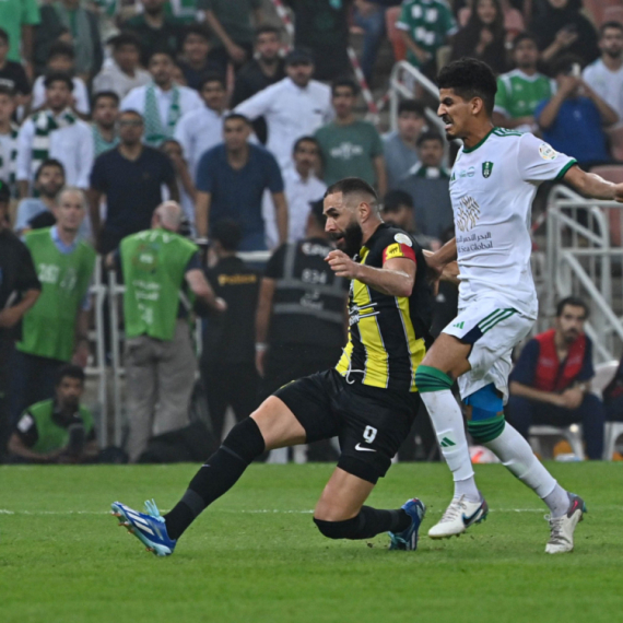 Benzemine muke u Saudijskoj Arabiji: Ne mogu sam