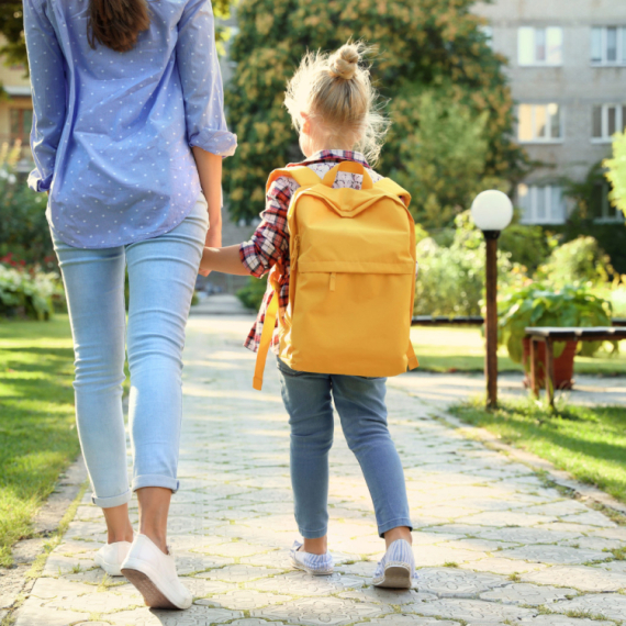 Mama milenijalka otkrila da deci naplaćuje stanarinu, reakcije su neočekivane ANKETA