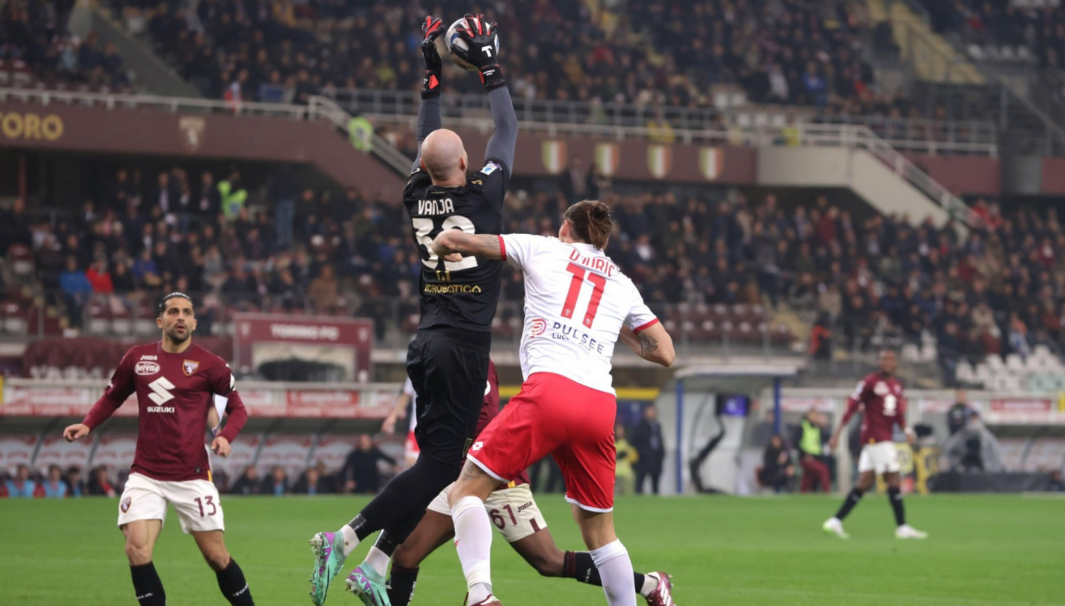 Vanja kapitulirao u burnoj nadoknadi, Kabić i dalje na "stendbaju"