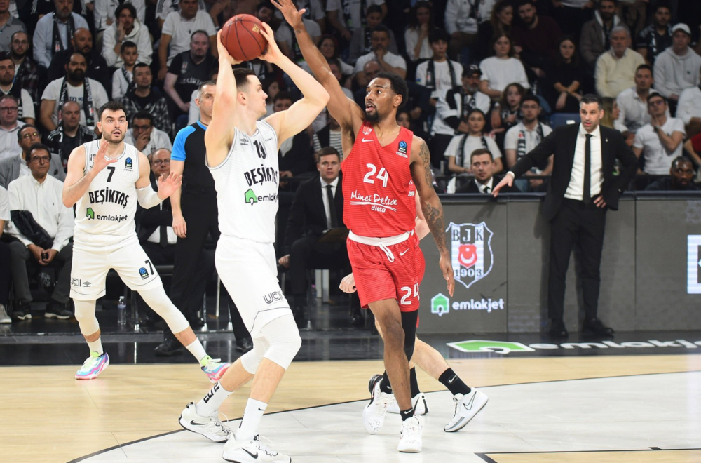 Zvezda se odrekla Simonovića – Bjelica ga doveo kod Radonjića