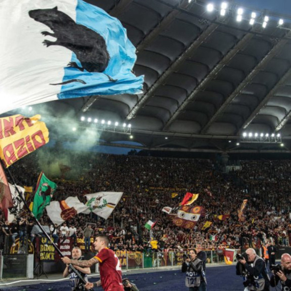 Italija i fudbal: Odlučio rimski derbi, a onda provocirao protivnika zastavom sa pacovom
