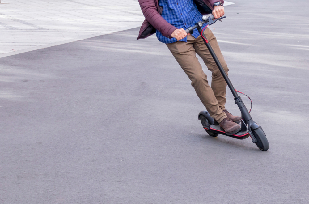 Apel roditeljima i školama: Sve više dece koristi električne trotinete