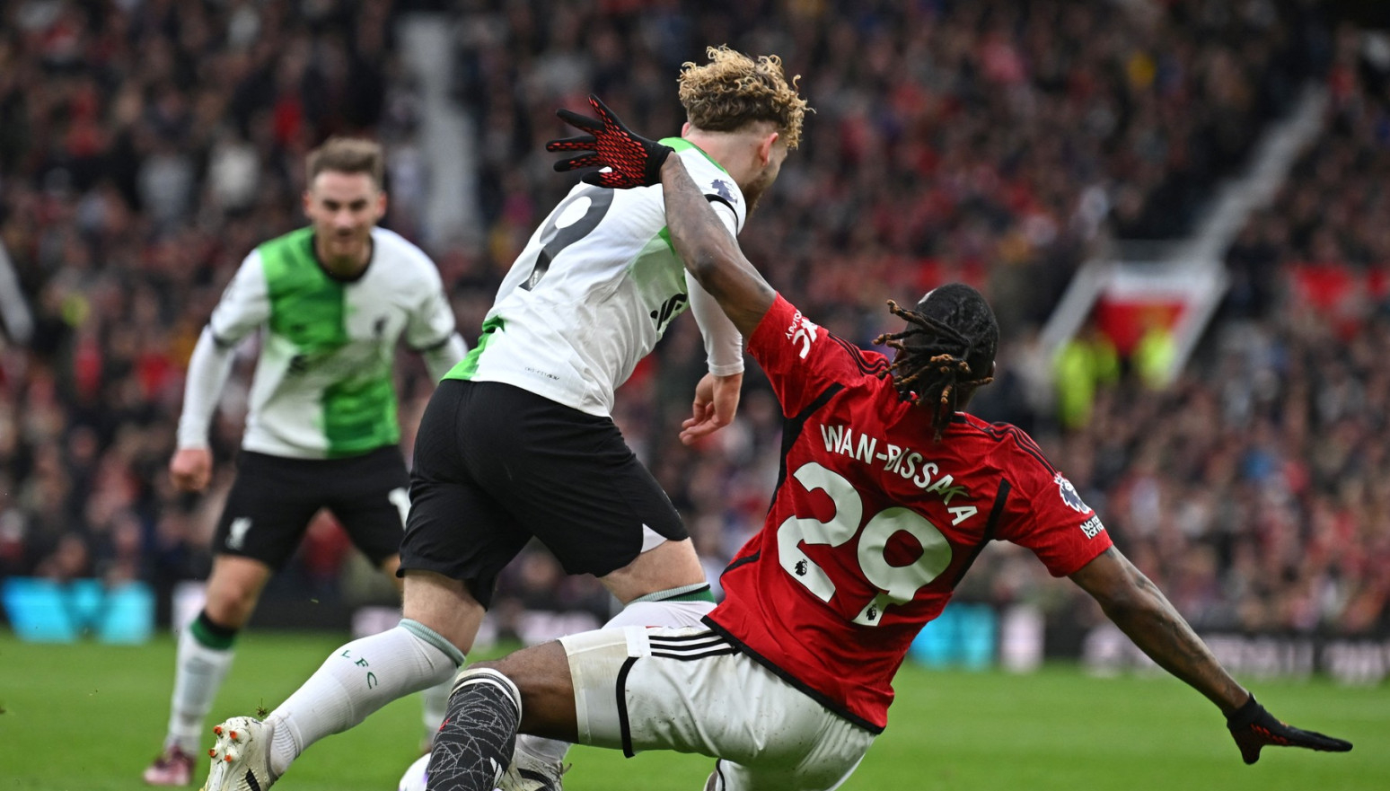 ANKETA Nova sudijska brljotina u Premijer ligi? VIDEO