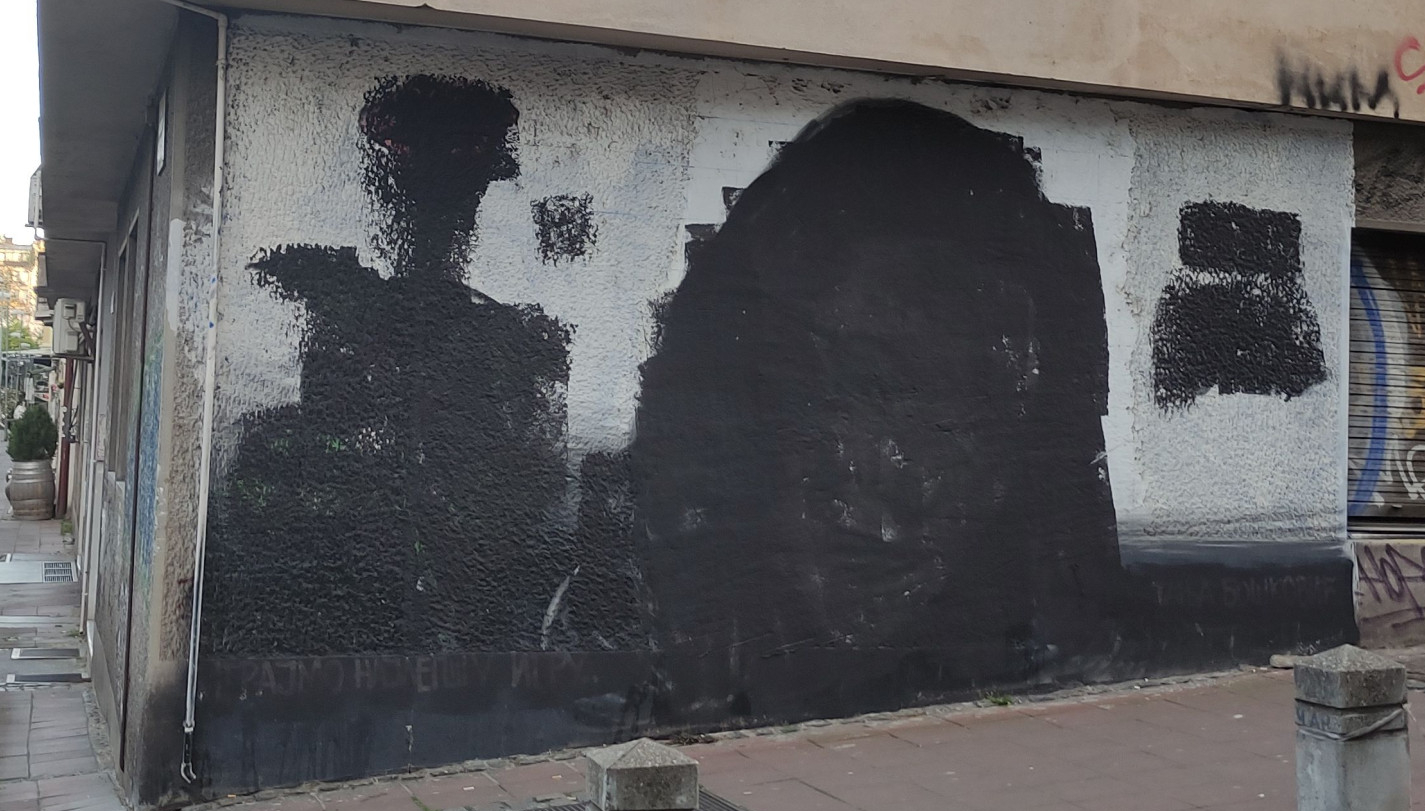 Ponovo uništeni murali navijača Partizana – simboli Dorćola FOTO