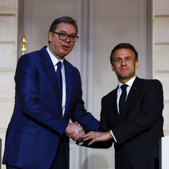 Vučić i Makron ispred Jelisejske palate: "Na Francusku smo najviše računali" VIDEO