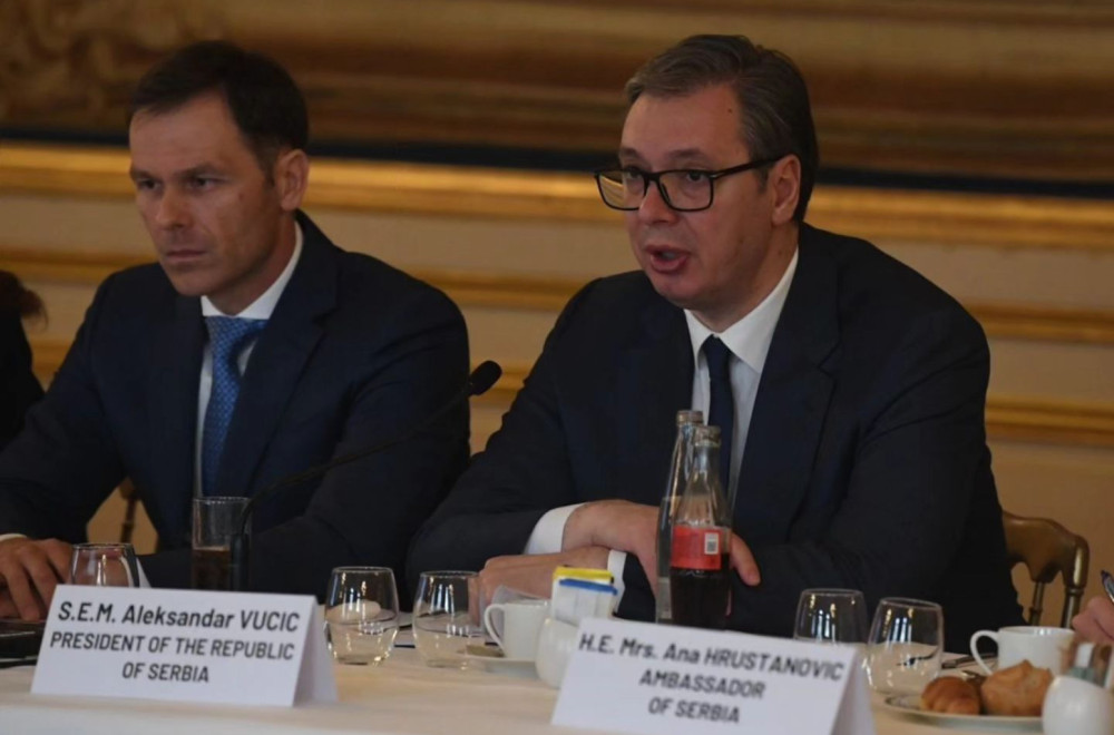 Vučić u Parizu o rafalima: Imam nove vesti – blizu smo potpisivanja VIDEO