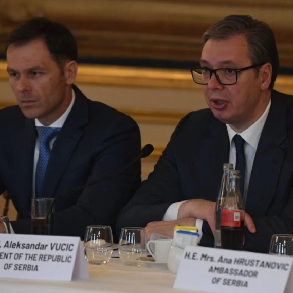 Vučić u Parizu o rafalima: Imam nove vesti – blizu smo potpisivanja VIDEO