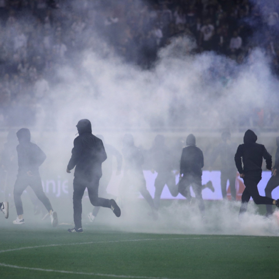 Hajduk dobio istorijski brutalnu kaznu zbog divljanja navijača