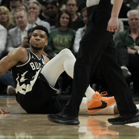 Adetokumbo se povredio – Milvoki i Boston izveli samo dva bacanja VIDEO