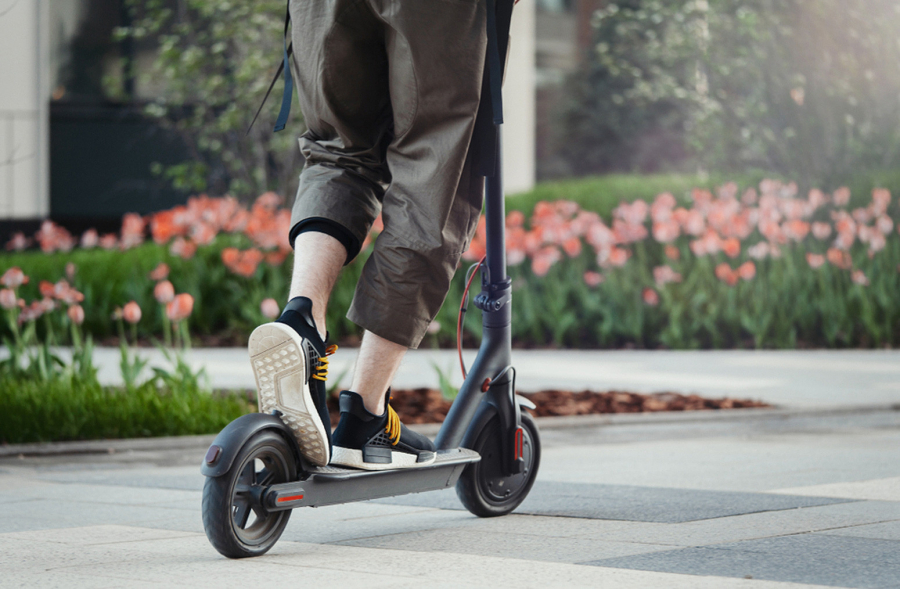 Apel roditeljima i školama: Sve više dece koristi električne trotinete