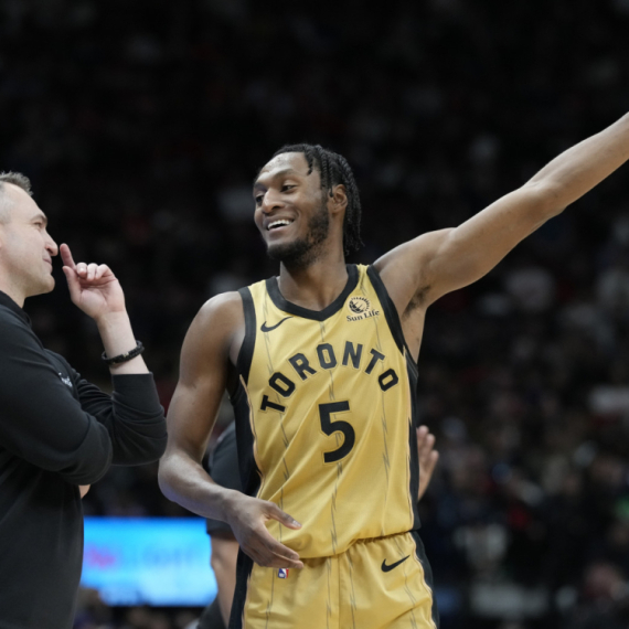 Rajakovićev Toronto se vratio na staro, 26p Vučevića u porazu Čikaga VIDEO