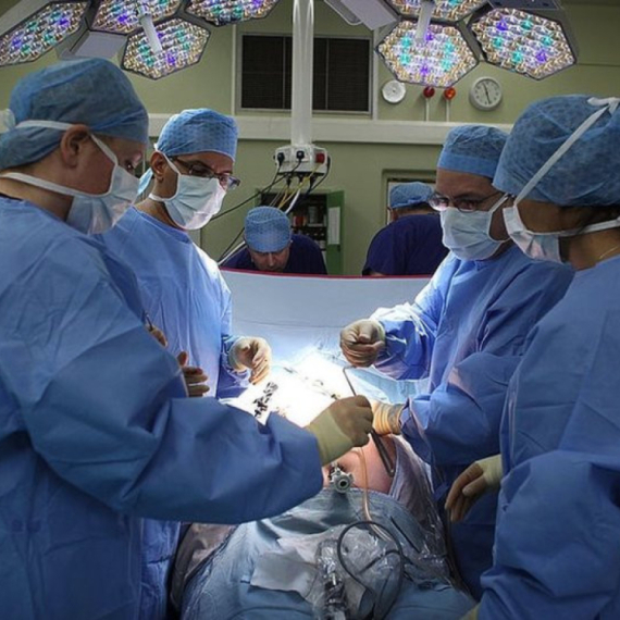 Srbija i zdravstvo: Zbog listi čekanja, put do novog kolena traje godinama