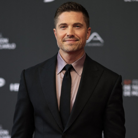 Žene poludele, sve je mlađi i mlađi: Glumac ima 47 godina i svi se čude kako izgleda FOTO