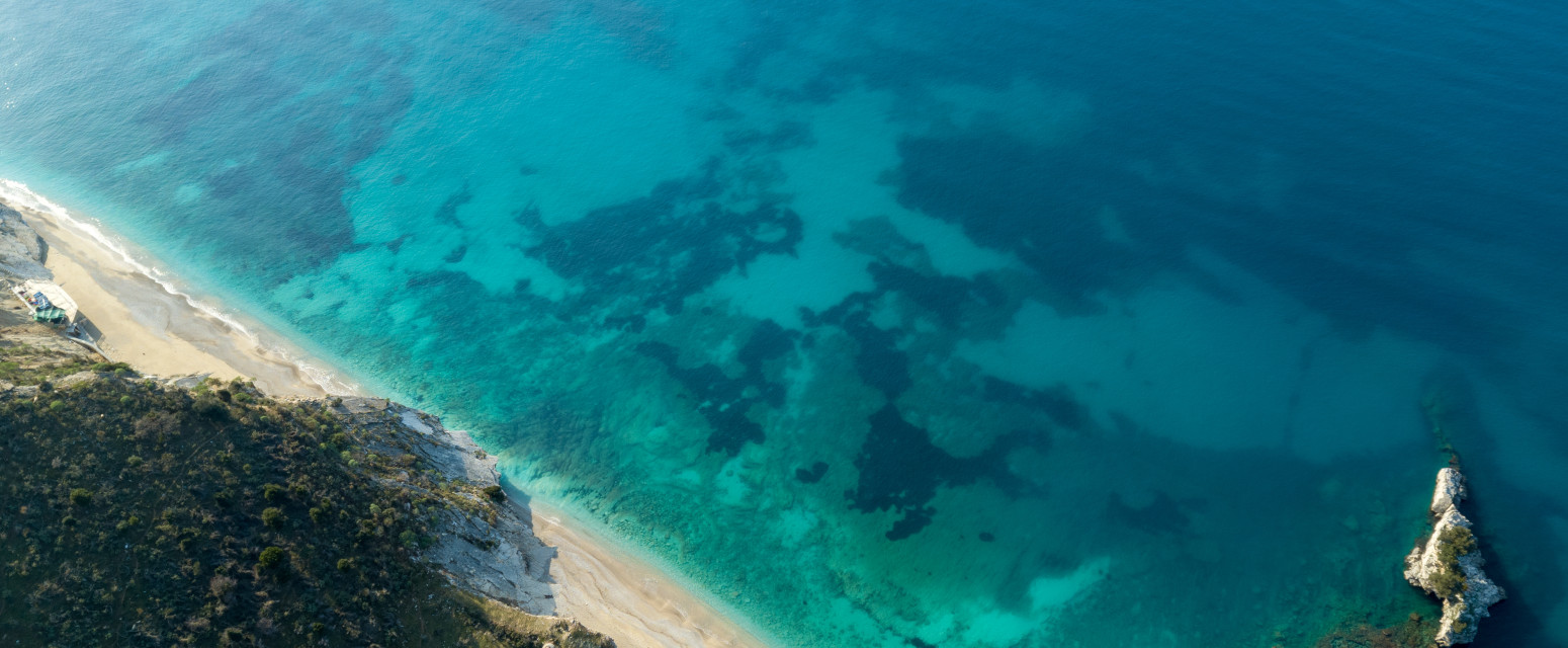 Plaža u Albaniji ima najplavlje more na svetu: Nadmašila Maldive i Bora Boru FOTO