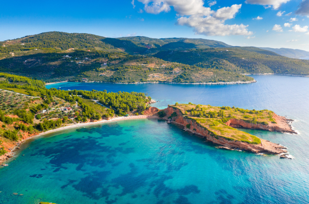 Dok svi hrle na poznata letovališta, ovo rajsko grčko ostrvo ostaje skriveni biser Mediterana