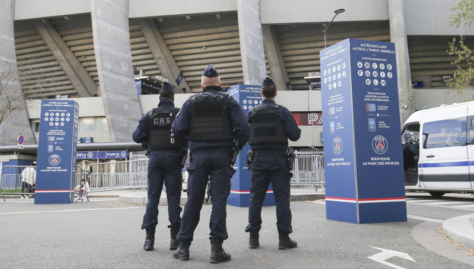 Parižani ozbiljno shvatili pretnje FOTO