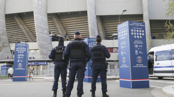 Parižani ozbiljno shvatili pretnje FOTO