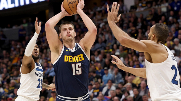 Jokić opet ispisao istoriju NBA – prestigao Čemberlena