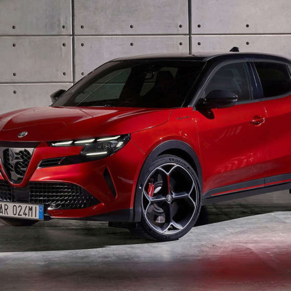 Vlada naterala Alfa Romeo da promeni ime novog modela, više se ne zove Milano!