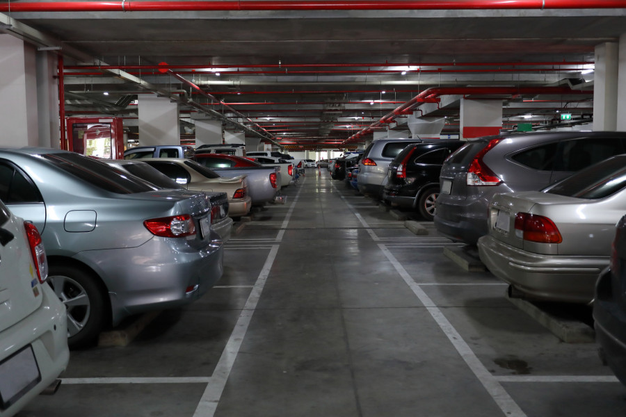 Ovo više nije normalno: Da biste izašli iz automobila, potrebne su vam akrobatske veštine