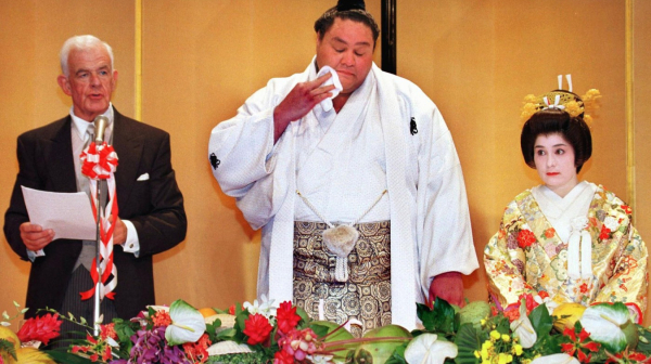 Preminuo Akebono Taro