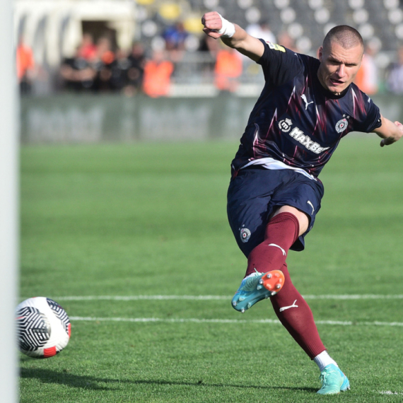 Partizan ne promašuje sa bele tačke VIDEO