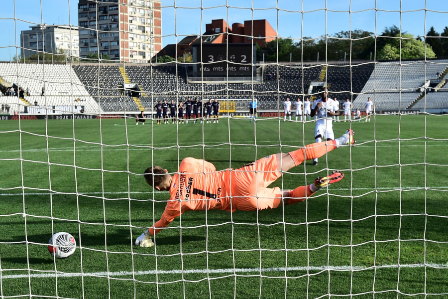 Partizan ne promašuje sa bele tačke VIDEO
