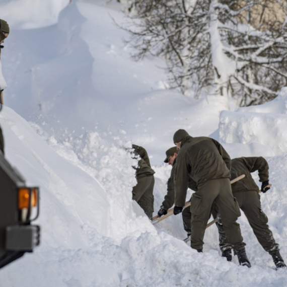 Velika snežna lavina u Austriji: Ljudi zatrpani; ima mrtvih