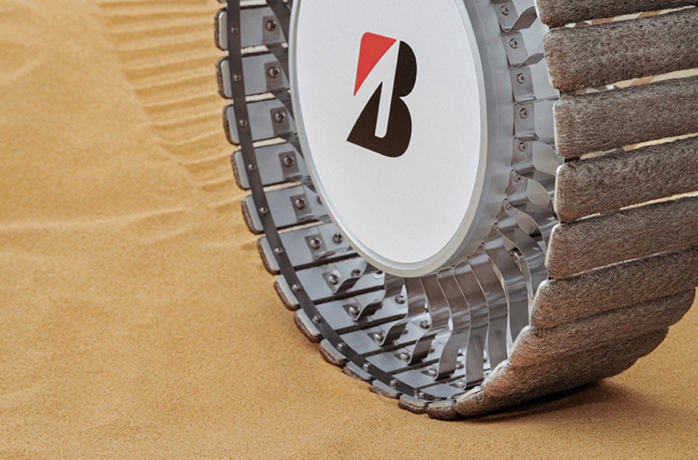 Bridgestone razvio gumu za vožnju po Mesecu FOTO