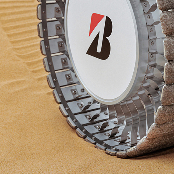 Bridgestone razvio gumu za vožnju po Mesecu FOTO