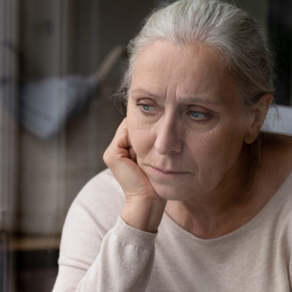 Reklama o Alchajmerovoj bolesti uznemirila ljude: "Umire se opet i opet..." VIDEO