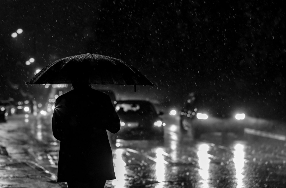 Na snazi žuti meteolaram: Večeras će se u ovom delu Srbije sručiti pljusak