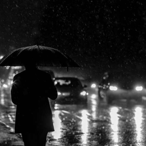 Na snazi žuti meteolaram: Večeras će se u ovom delu Srbije sručiti pljusak