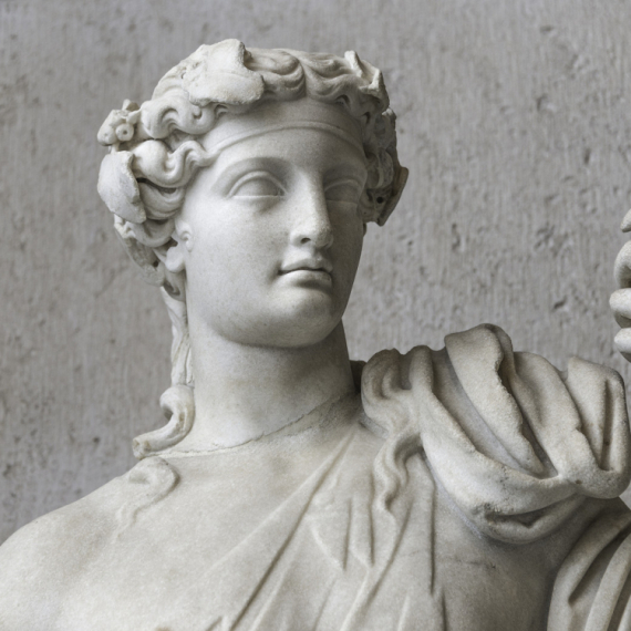 U Grčkoj pronađena mermerna glava Apolona stara skoro 2000 godina