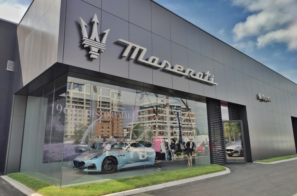 Otvoren prvi auto-salon Maseratija u Beogradu FOTO
