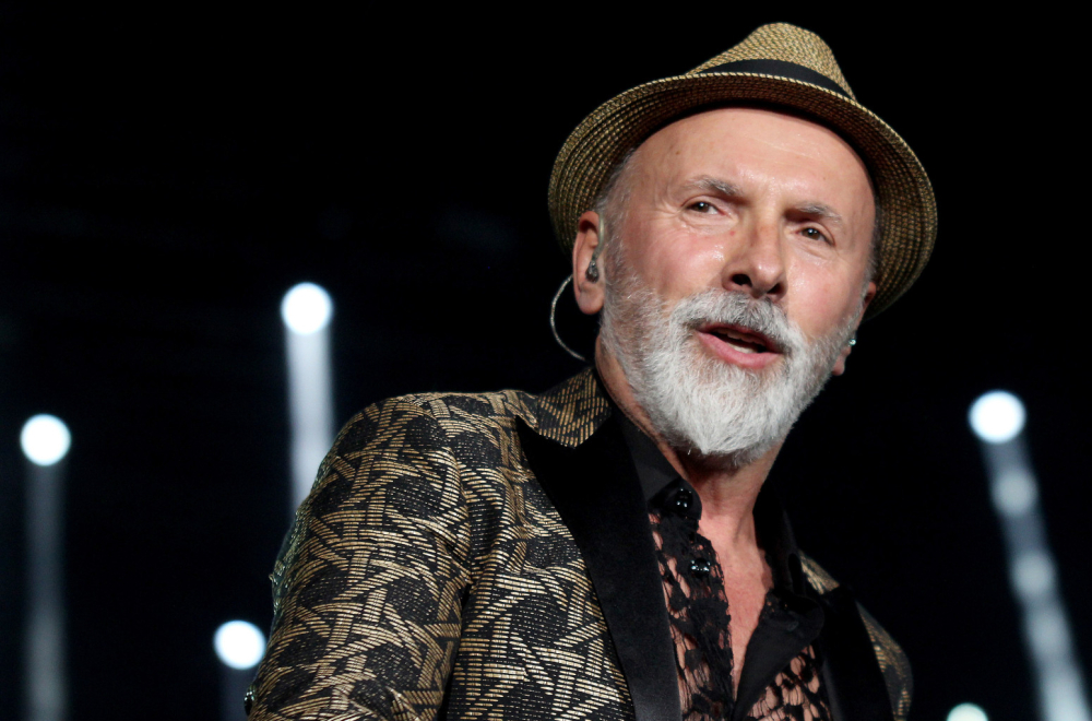 Dino Merlin se potresnim rečima oprostio od Halida: "Stigao sam da se oprostim, tiho sam mu pevao našu pesmu"