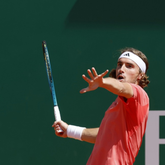 Cicipas počistio Rusa i prvi zakoračio u polufinale