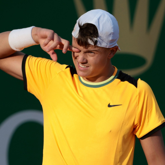 Rune kao Đoković – u klinču sa publikom VIDEO