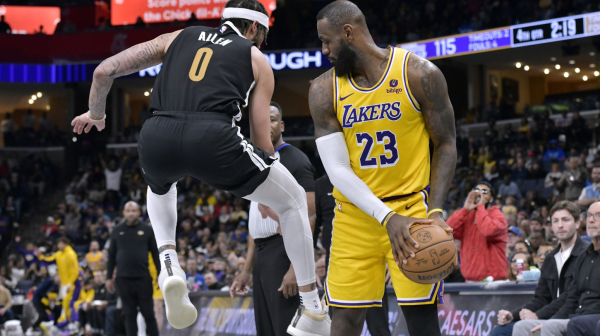 Memfis sa osmoricom namučio Lebrona i Dejvisa VIDEO