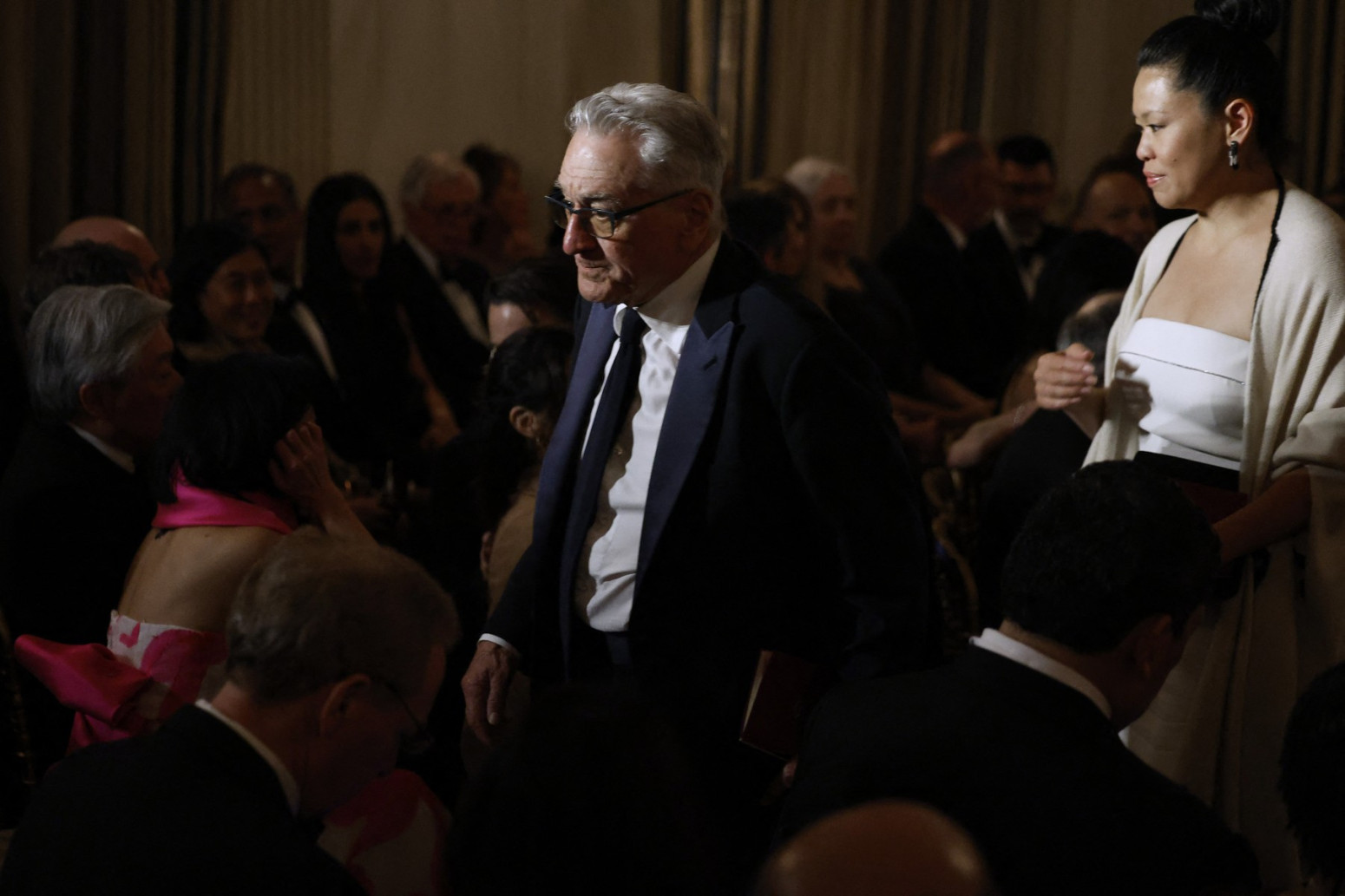 Robert De Niro sa 35 godina mlađom partnerkom na svečanoj večeri kod Bajdena FOTO