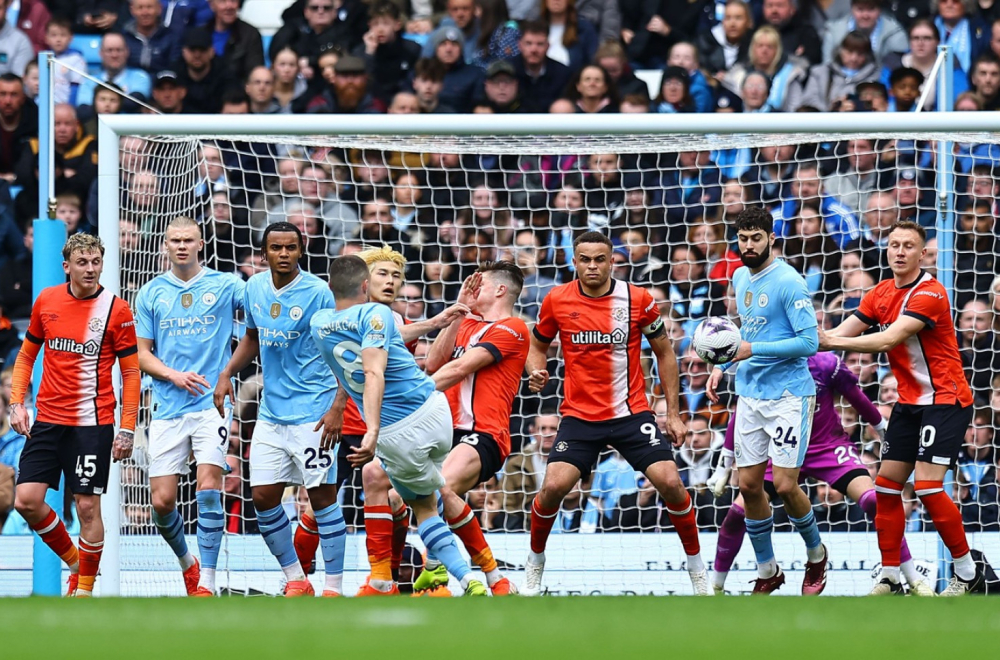 Siti "petardom" isprašio Luton i preuzeo vrh Premijer lige VIDEO