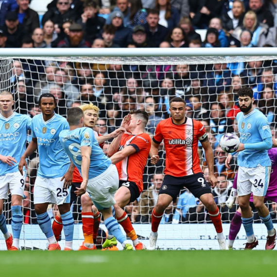 Siti "petardom" isprašio Luton i preuzeo vrh Premijer lige VIDEO