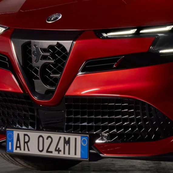 Alfa Romeo "udara" na Porsche