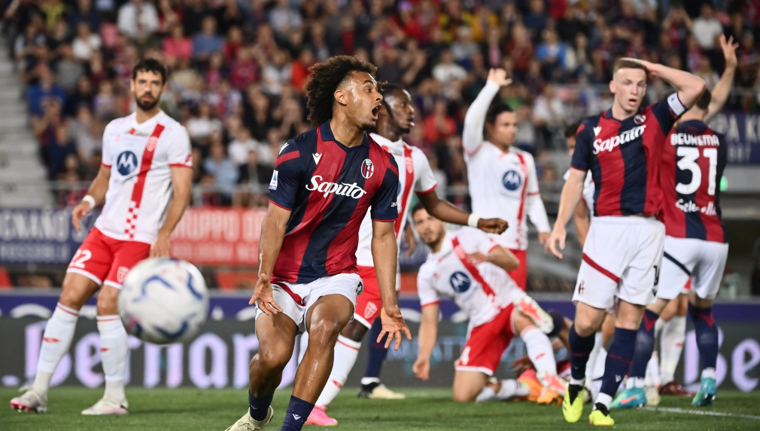 Bolonja i Monca bez mnogo vatre, Ilić sedeo na klupi