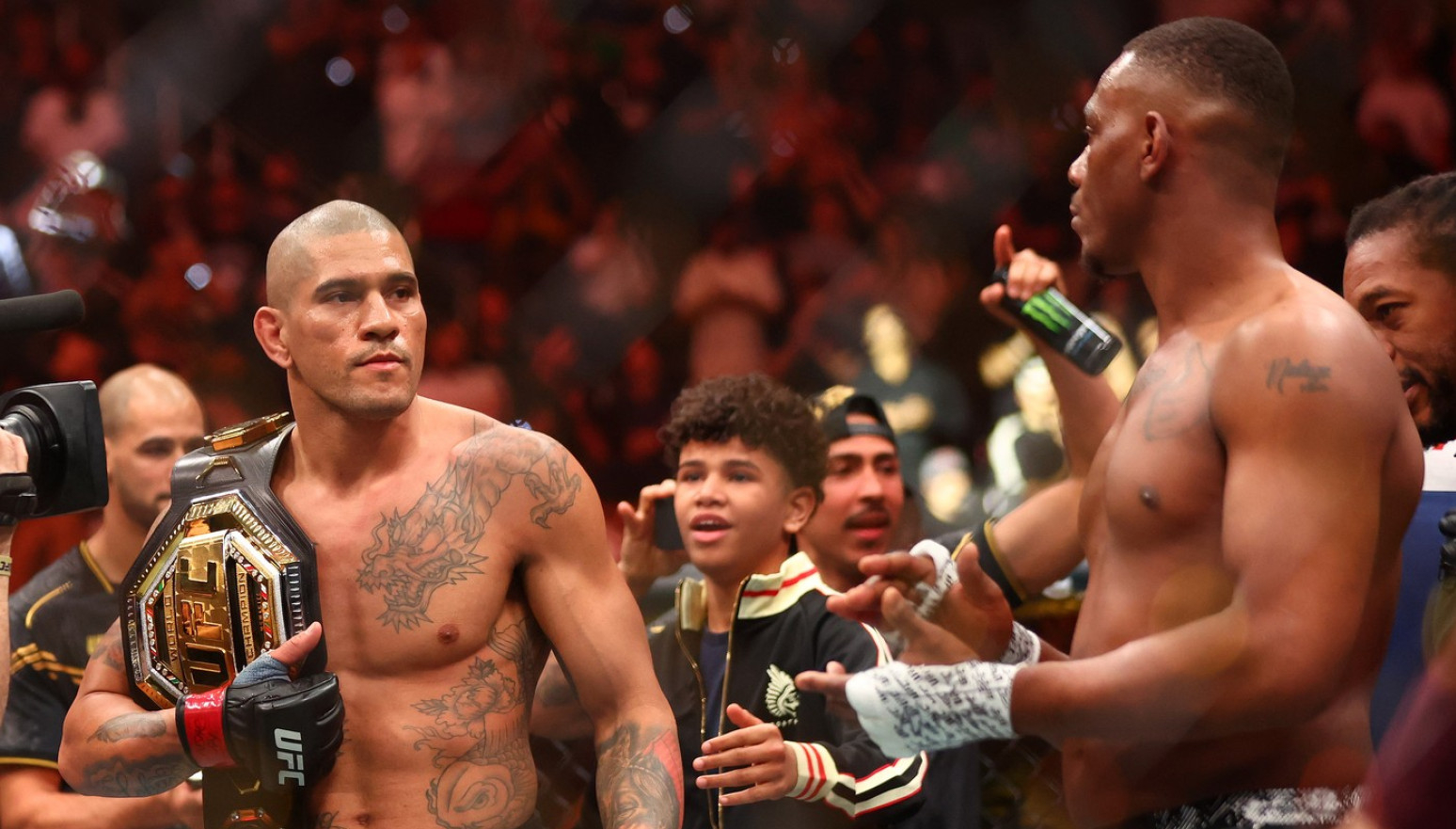 Pereira odbranio pojas, spektakl u Las Vegasu obeležio nokaut u poslednjoj sekundi VIDEO